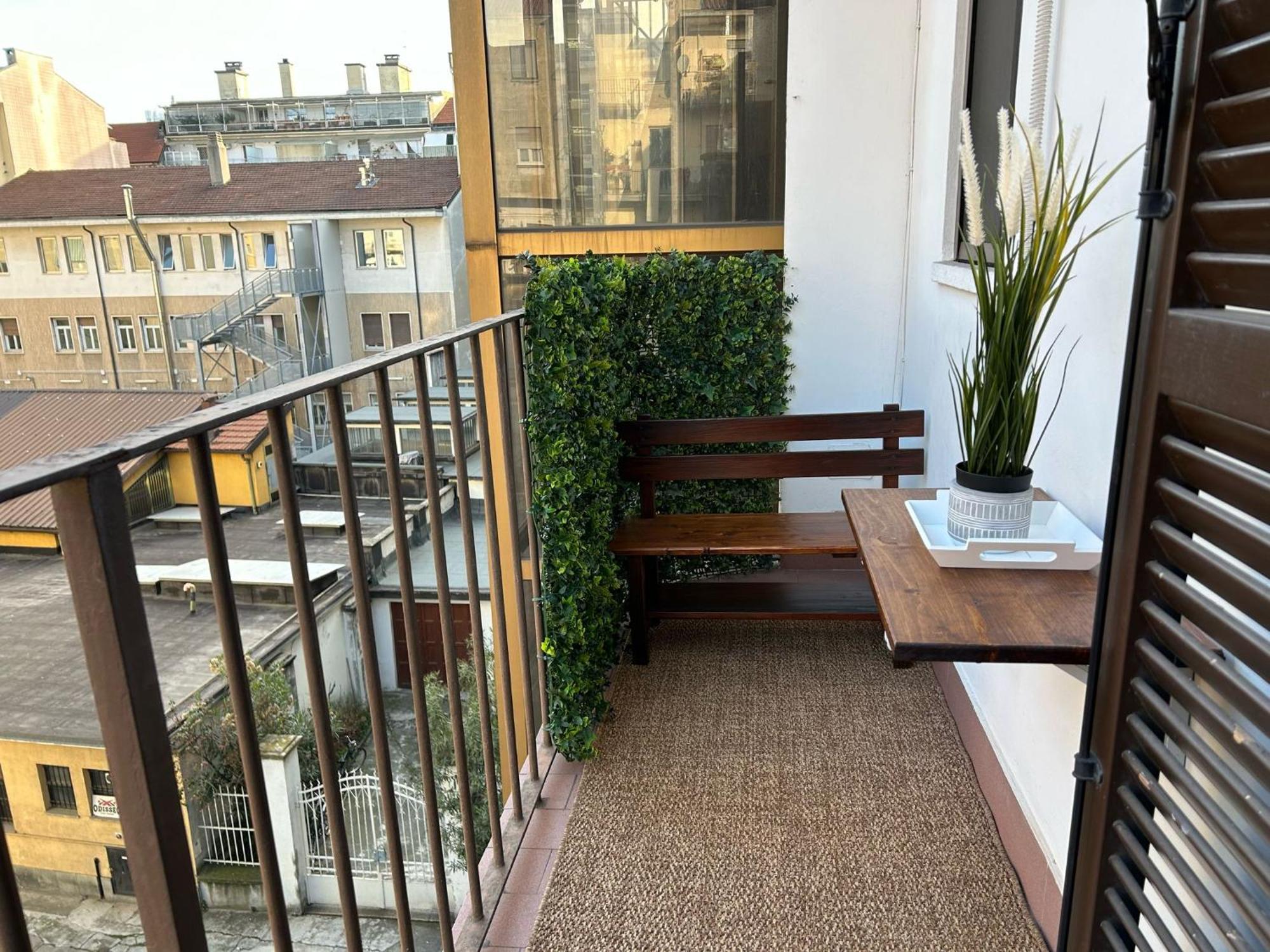 Aparthotel Santhry House Torino Esterno foto